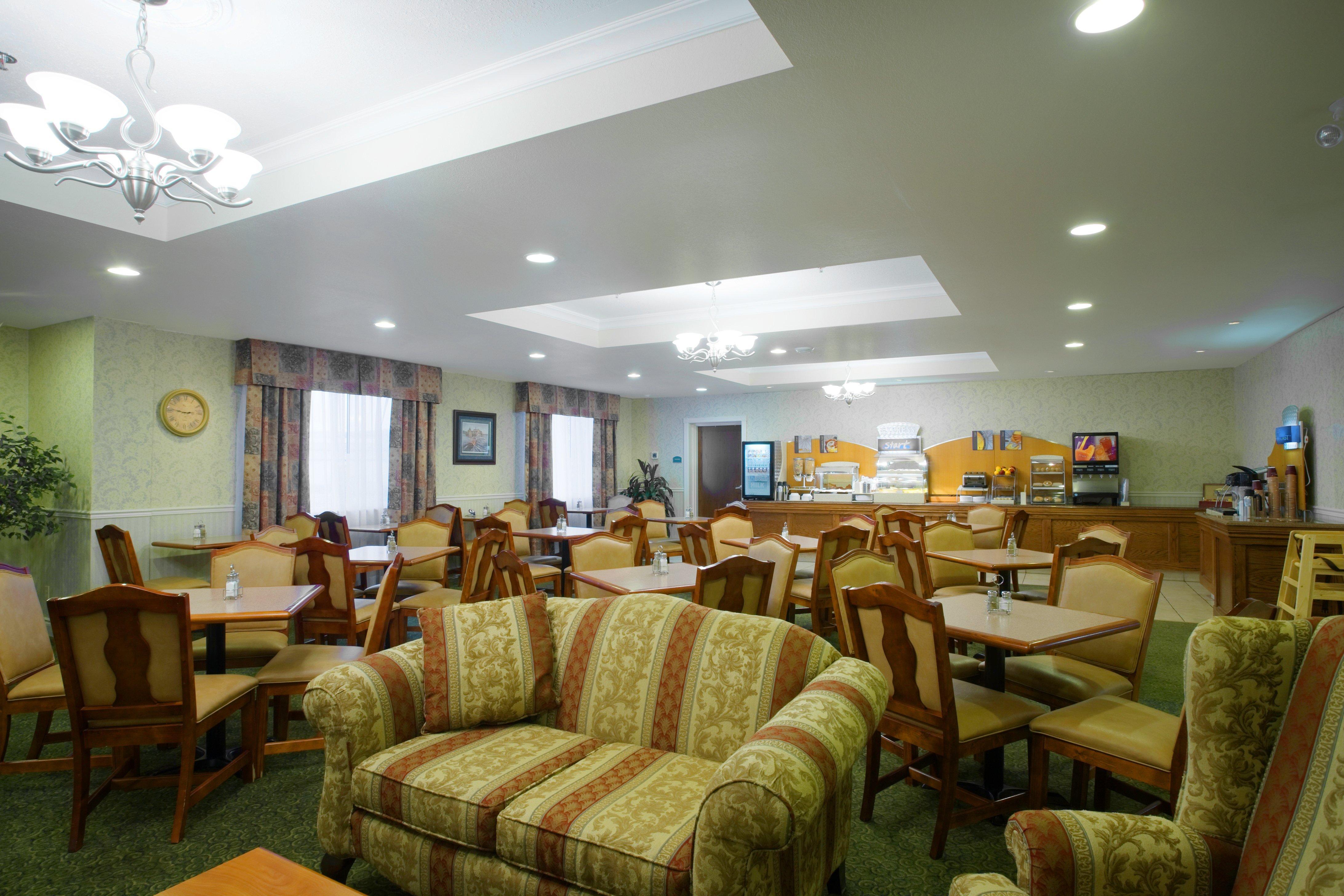 Holiday Inn Express Hotel & Suites 1000 Islands - Gananoque By Ihg Bagian luar foto