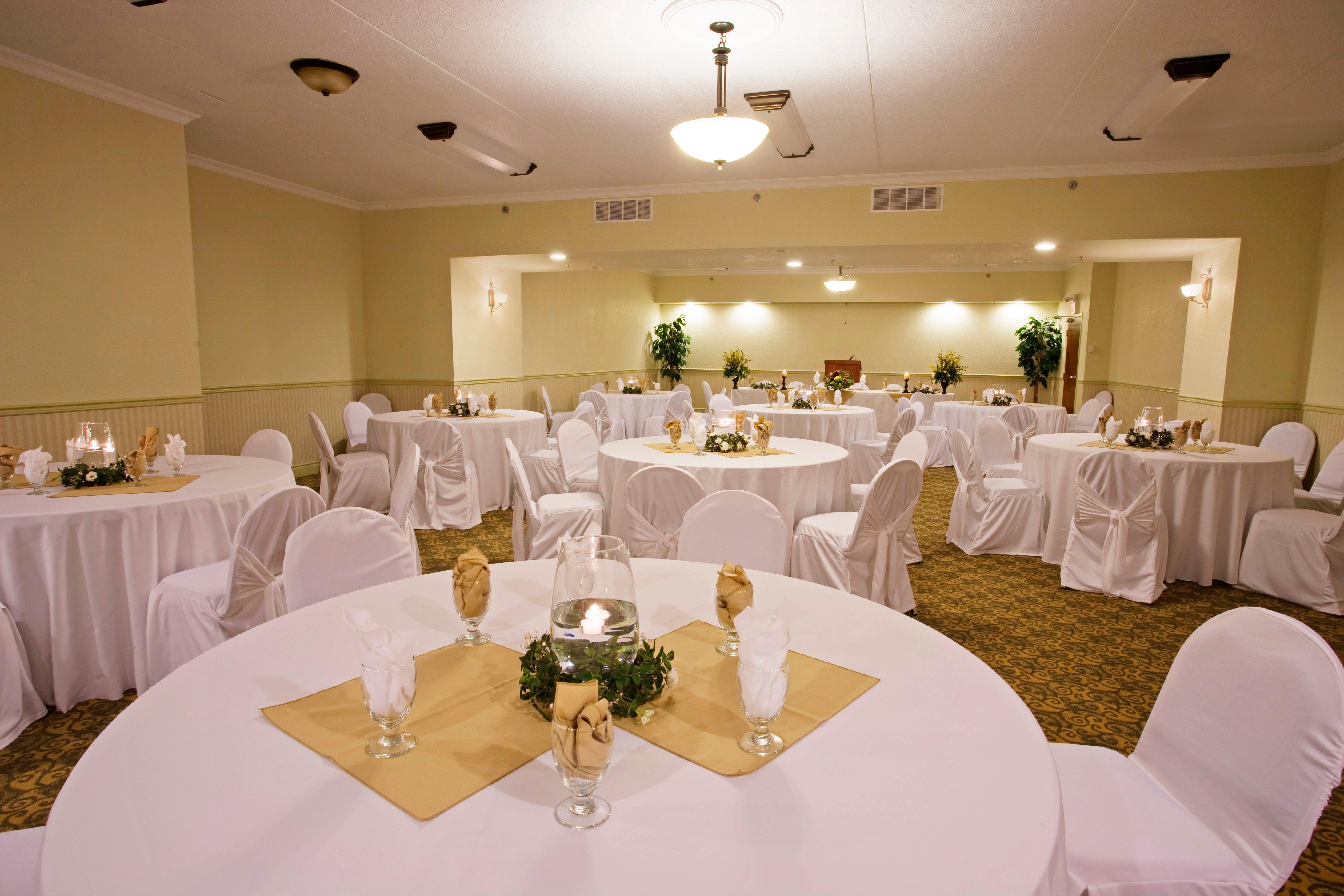 Holiday Inn Express Hotel & Suites 1000 Islands - Gananoque By Ihg Bagian luar foto
