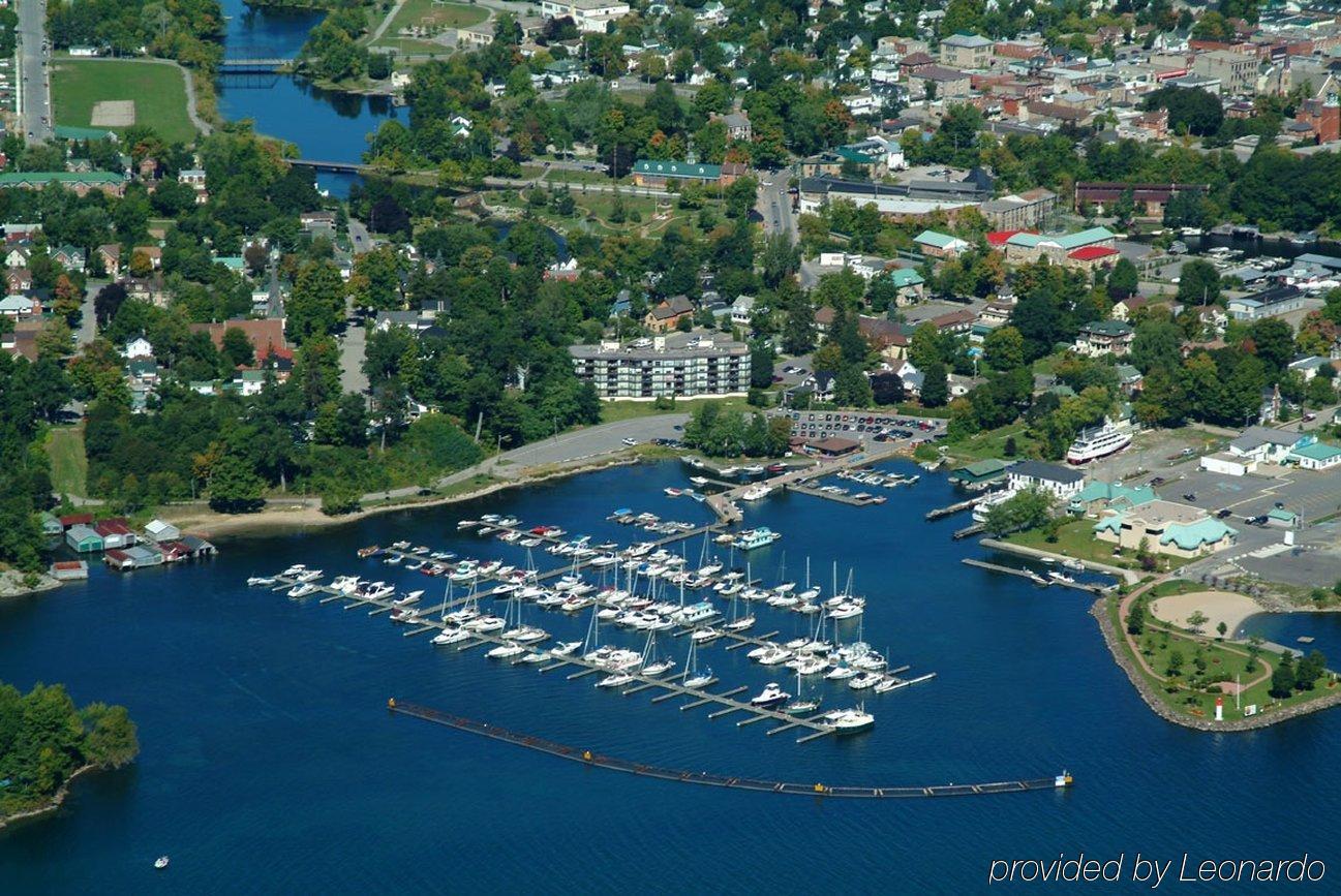 Holiday Inn Express Hotel & Suites 1000 Islands - Gananoque By Ihg Bagian luar foto